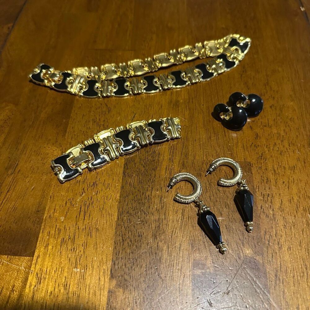 Vtg Gold Tone & Black Enamel Link Choker Necklace Bracelet Earrings Set Retro